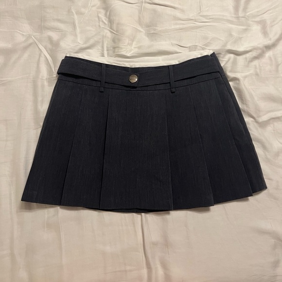 ASTR the Label Eirwen Pleated Mini Skirt - Picture 2 of 6